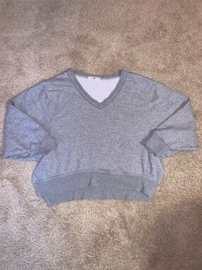 Natural Life Women’s V-Neck Gray Knit Cropped Oversized Drop Sleeve Sweatshirt